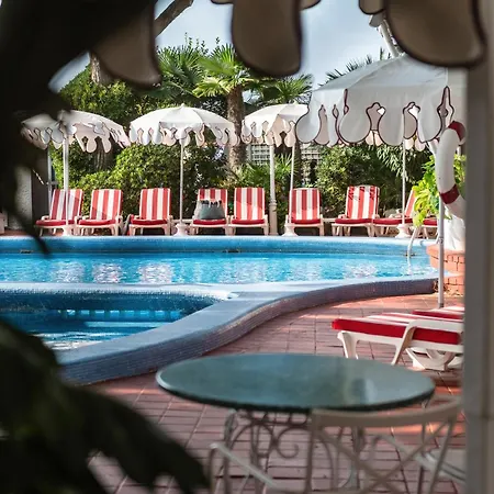 Agora Park 3*