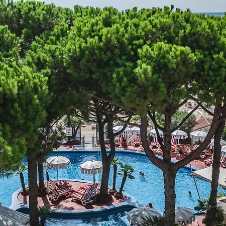 Agora Park 3*